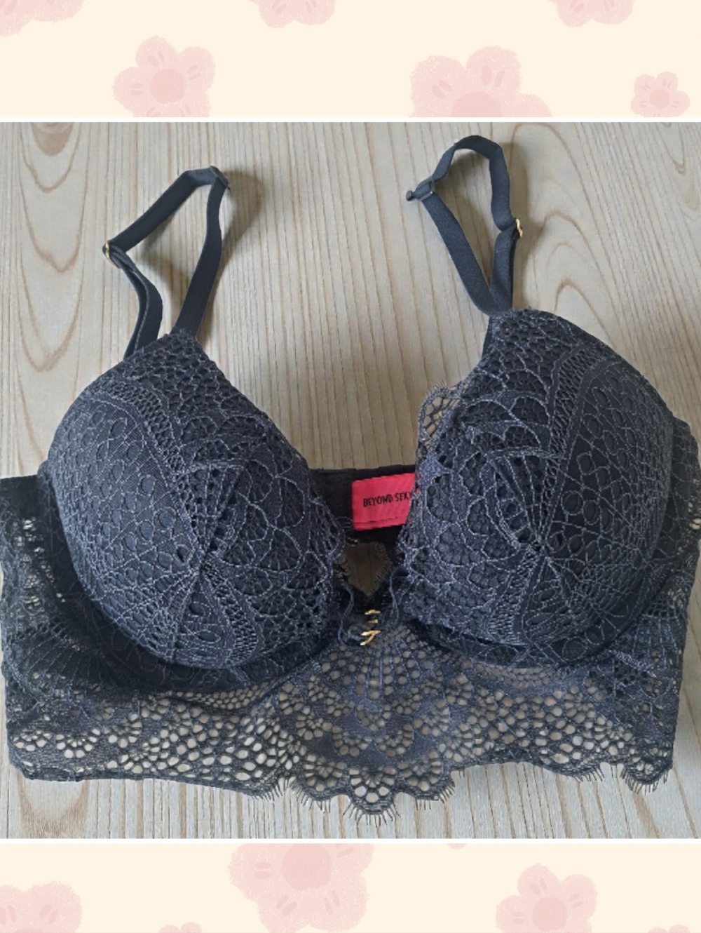 32C La Senza Navy Blue Lace Pushup Bra with Gold Detail